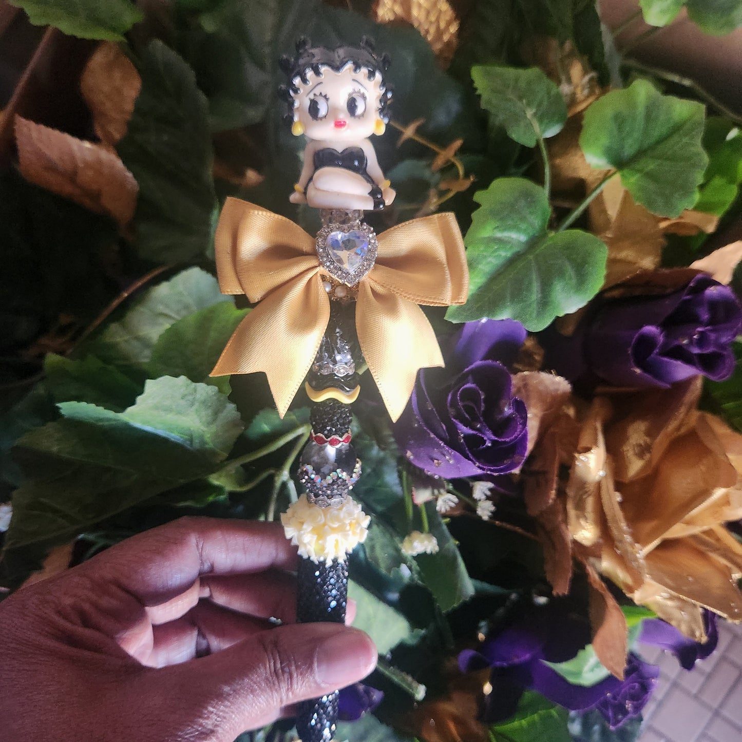 Betty Boop Black Rhinestone Pen w/Gold Bow (Premade)